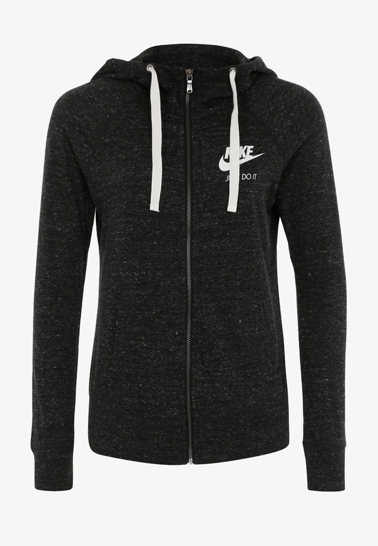 Sweat à capuche zippé gris foncé avec cordons blancs, logo Nike et slogan "Just Do It" sur la poitrine gauche.