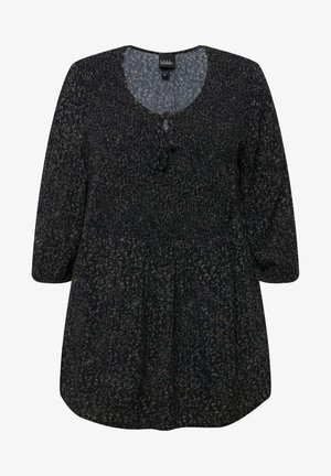 Schwarzes Tunika-Oberteil mit floralem Muster in Grautönen. Verfügt über einen Rundhalsausschnitt, 3/4-Ärmel und Knopfdetails an der Vorderseite. Weicher Stoff.