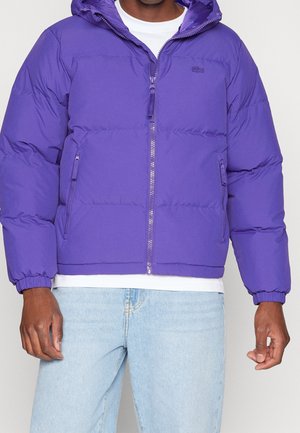 Bunda z prachového peří - purple