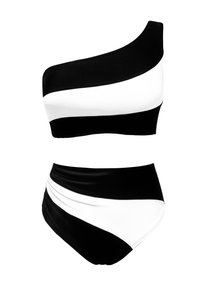 Zwart-wit bikini met een schoudertop en een hoogopgesneden onderstuk met diagonale strepen en geplooide zijdetail. Glad materiaal.