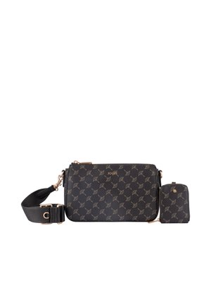 Sac bandoulière noir et petite pochette avec une quincaillerie dorée et un motif, large sangle réglable, nom de la marque Joop sur le devant du sac.