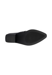 Suela de zapato de tacón alto negro con un patrón texturizado y acanalado. El tacón es de forma cuadrada, lo que proporciona estabilidad y soporte.