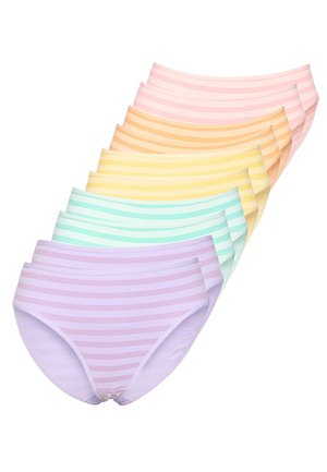 Sieben Paare gestreifte Damenunterwäsche in Pastellfarben, fächerförmig angeordnet, mit rosa, orange, gelben, grünen und violetten Tönen.