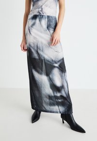 Weekday - STING PRINT SKIRT - Maxisukňa - black Miniatúrny obrázok 1