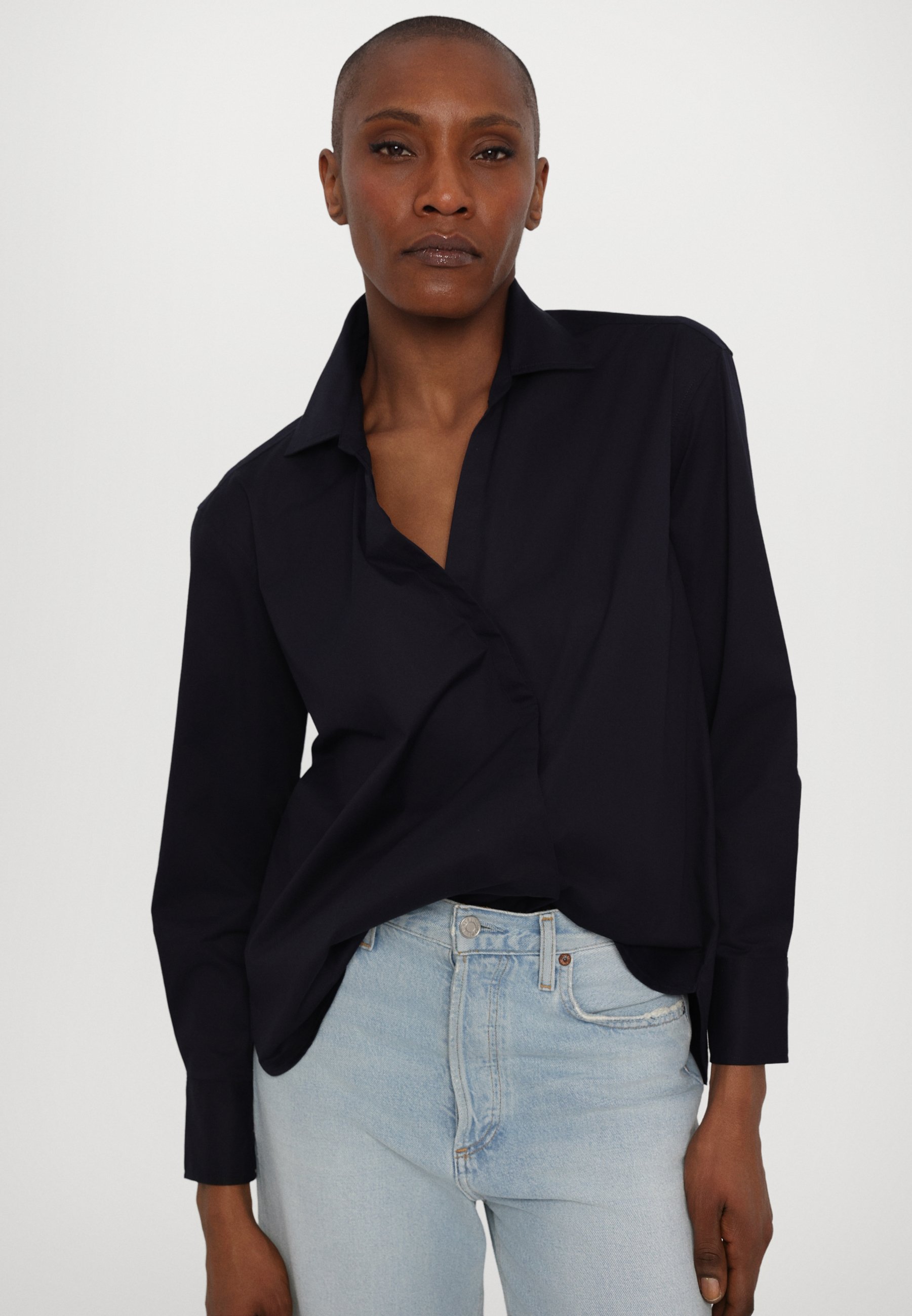 トップス L'Or Asymmetry Collar Shirt 21SS ASYMMETRIC SHIRT - Blouse - dark knight - Product Details