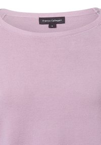 Maglione viola chiaro a maglia con collo rotondo e etichetta nera che recita "Franco Callegari" taglia S.