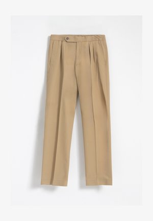 Pantalones plisados beige hechos de una tela suave, con un cierre de un solo botón y dos bolsillos laterales, con un diseño de pierna recta.