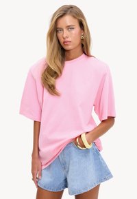 Sélectionné, solid pink