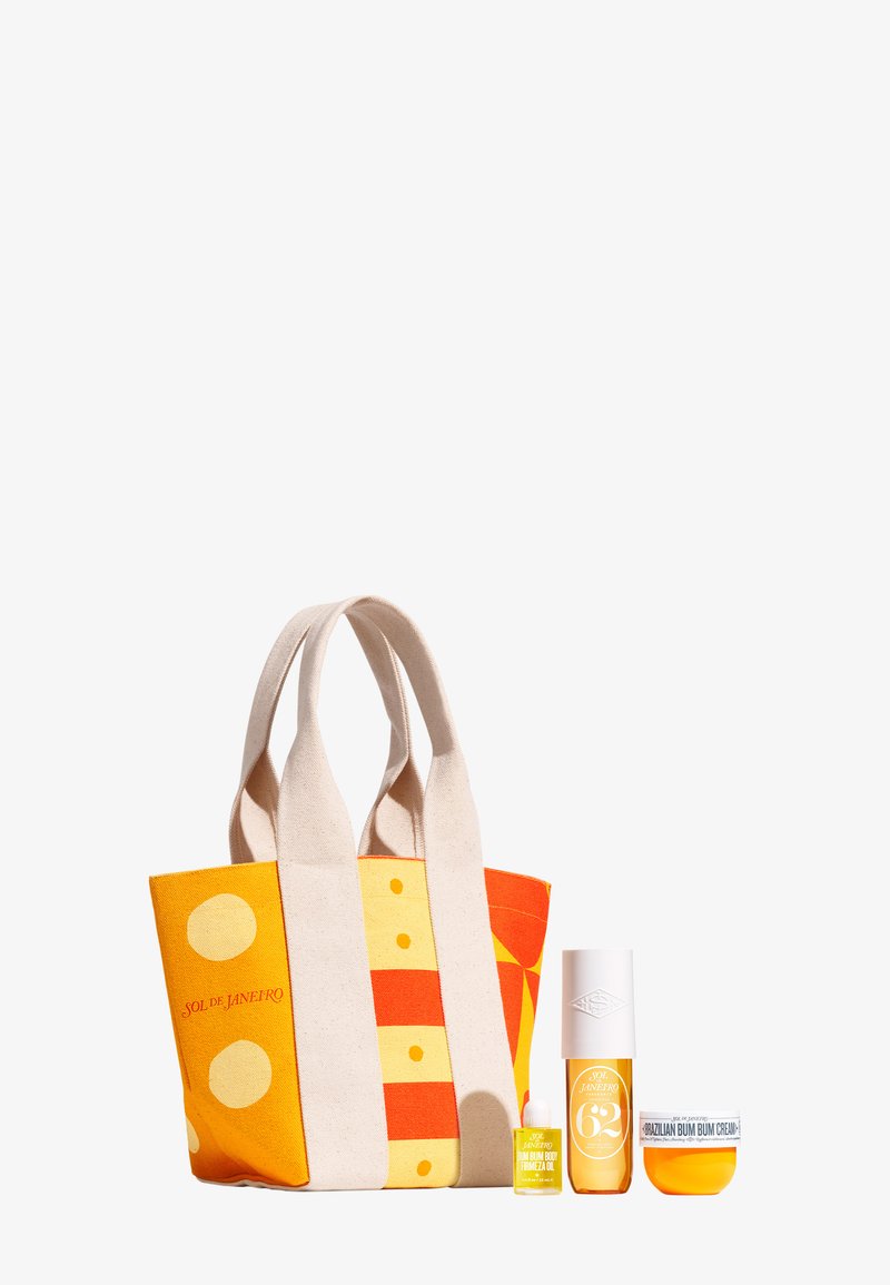 Sol de Janeiro - THE SOL TOTE & BODY ESSENTIALS - Huidverzorgingsset - -, Vergroten