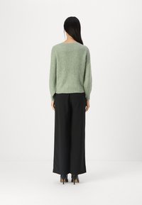 ONLY ONLFILIZ BOAT NECK - Strickpullover - hedge green