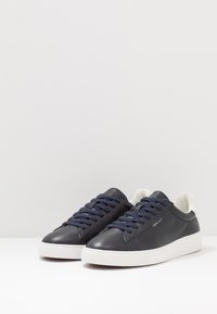 GANT MC JULIEN - Sneaker low - marine