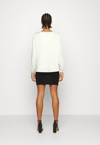 Vero Moda VMBONNIE - Blusa - snow white