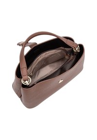 Borsa a mano marrone con texture, un manico singolo, accessori in oro e un scomparto interno con cerniera che mostra una fodera beige con stampa del marchio.
