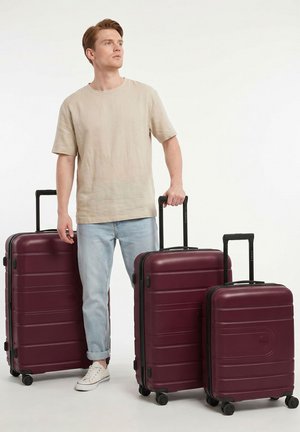 Redolz, WHEEL SUITCASE SET UNISEX - Kofferset - burgundy