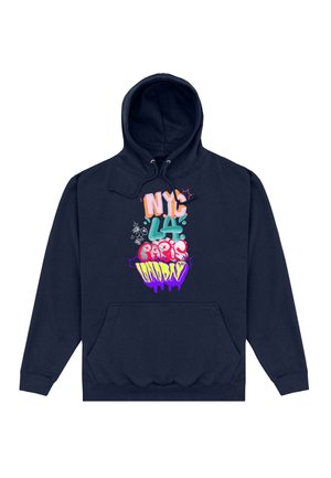 Marineblauer Hoodie mit graffitiartigem Text, der NYC, LA, Paris und London in bunten, fetten Buchstaben vorne in der Mitte aufführt.