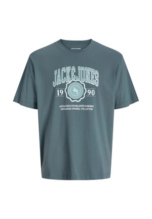 Türkisfarbiges Baumwoll-T-Shirt mit kurzen Ärmeln, Rundhals und weißem Drucklogo "JACK&JONES 1990" auf der Brust. Weicher Stoff, lässiger Schnitt.