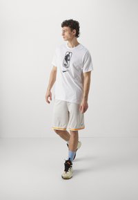 Nike Performance DNA SHORT - Sporta šorti - phantom/glacier blue/ashen slate