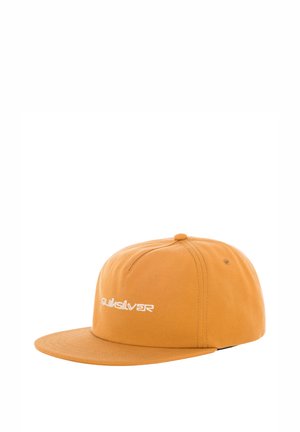 Orangefarbener Stoffhut mit flachem Schirm. Verfügt über ein weißes Logo, das auf der Vorderseite gestickt ist, Details an der Oberseite und ein strukturiertes Design.