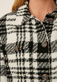 Next Krótki płaszcz