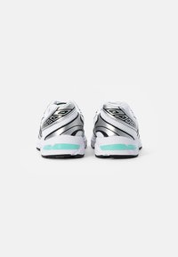 ASICS SportStyle GEL-1130 UNISEX - Sapatilhas - white/pure silver