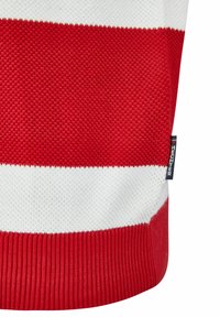 Rot-weißer gestreifter Strickpullover mit gerippten Bündchen. Verfügt über ein strukturiertes Muster und ein sichtbares Markenlabel an der Seite.