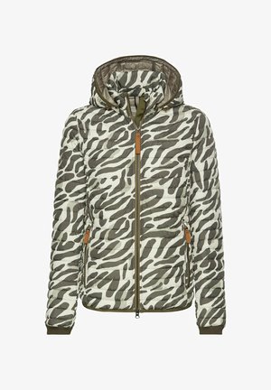 Veste matelassée à motif camouflage en vert et crème. Comprend une capuche, une fermeture éclair et des accents en cuir marron sur la fermeture éclair et les poches.