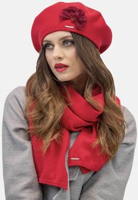 Vivisence Căciulă - red