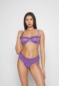 LASCANA VIVANCE - String - violet