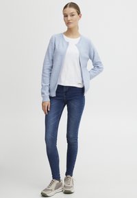 Oxmo OXKALOTTA - Jopica - brunnera blue