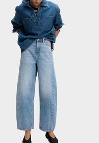 Marks & Spencer MID RISE BARREL - Jeans baggy - light indigo