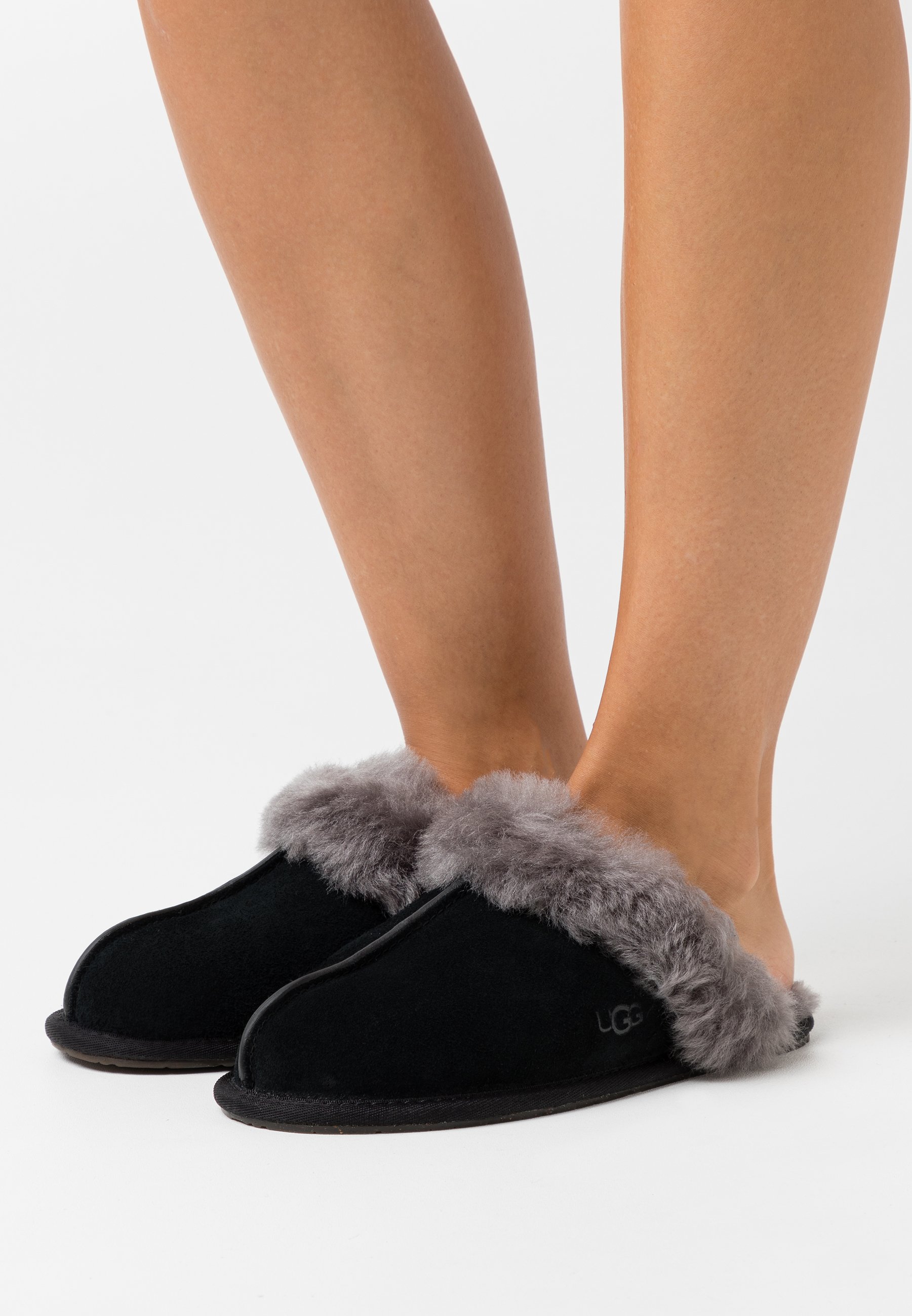 grey ugg scuffette slippers