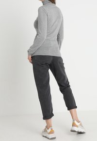 ICHI Strickpullover - mottled grey