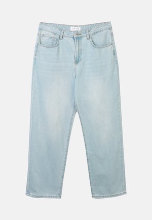 Jean en denim bleu clair avec une coupe décontractée, cinq poches, une fermeture à bouton et un léger délavage. La texture est douce et légèrement usée.