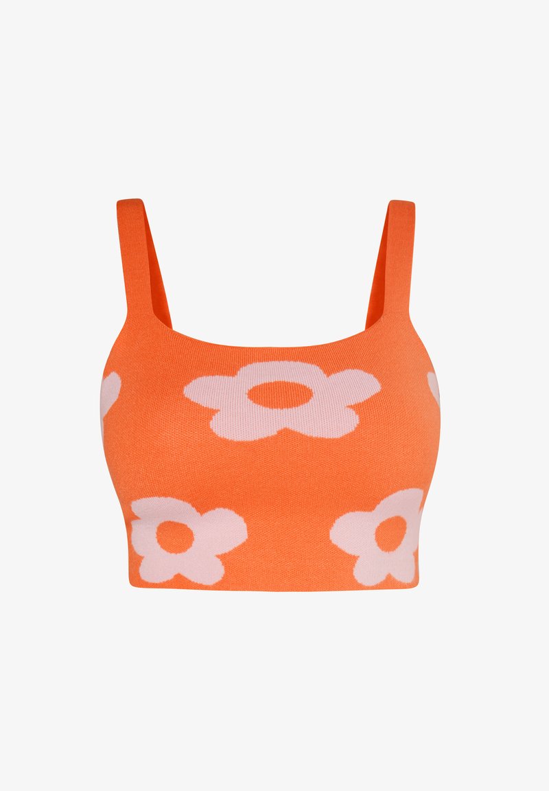 Oranžový pletený crop top s velkými bílými květinovými vzory, čtvercovým výstřihem a širokými ramínky. Texturovaná látka s těsným střihem.