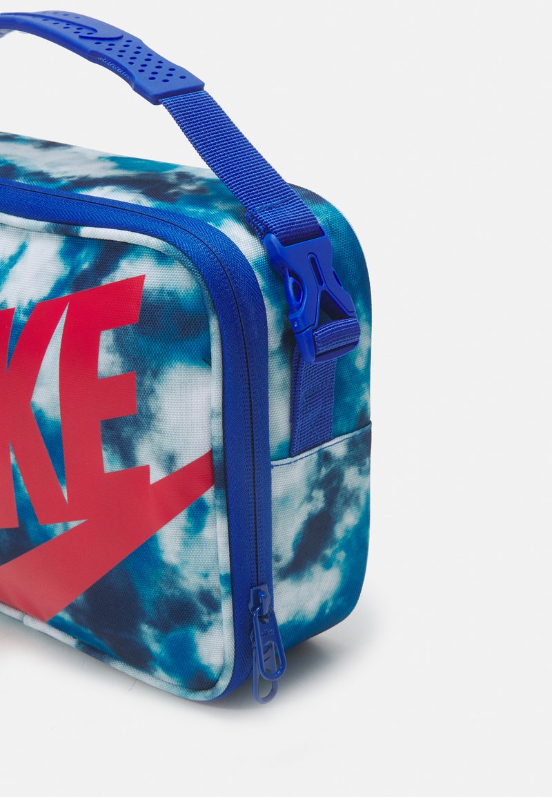 nike red lunch bag