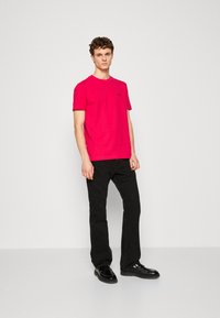 BOSS TEE - Jednoduché tričko - open pink