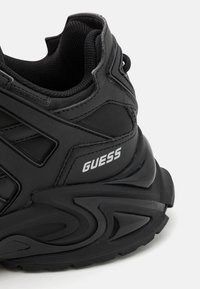 Guess BELLUNO - Sneakers basse - black