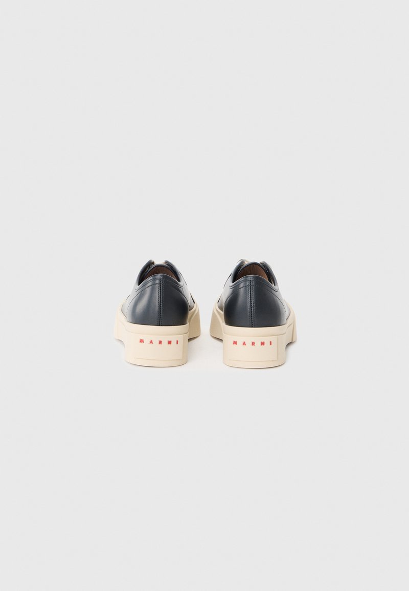 Marni Baskets basses - black