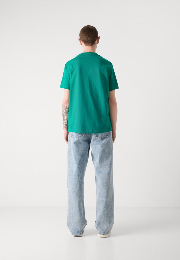 TONAL SHIELD - Print T-shirt3