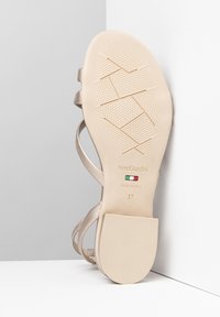 NeroGiardini Sandaler - saturn