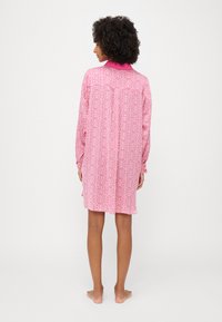 DKNY Loungewear SLEEPSHIRT - Pyžamový vrchný diel - bleached mauve