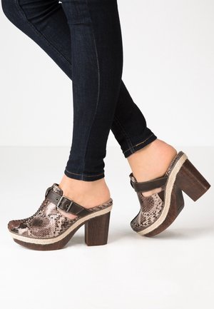 Mules med hæl - brown