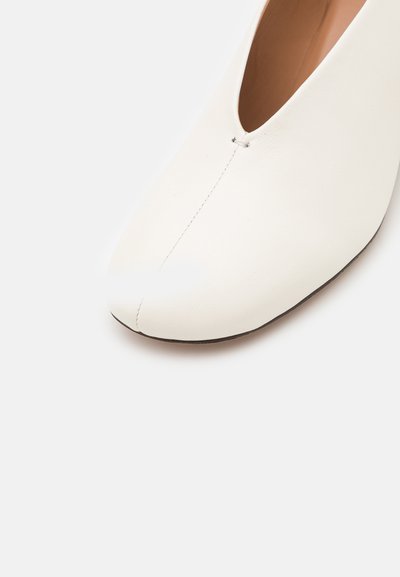 Mansur Gavriel GLOVE - Decolleté - bianca