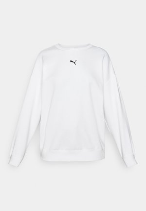 Weißer Pullover aus weichem Stoff, mit Rundhalsausschnitt, langen Ärmeln und kleinem schwarzem Puma-Logo auf der Brust.