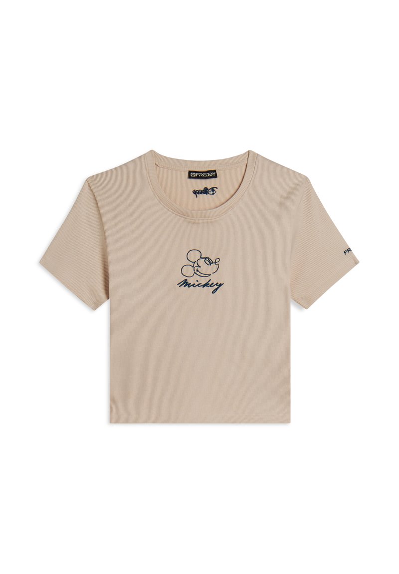 T-shirt en coton ribbé beige à manches courtes, col rond, avec un motif brodé de Mickey Mouse bleu marine sur le devant.