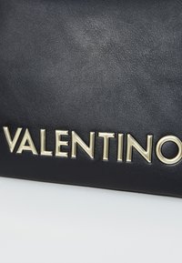 Valentino Bags FOSCA  - Sac à main - nero