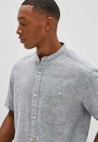 Next LINEN BLEND SHORT SLEEVE SHIRT WITH GRANDAD COLLAR - Overhemd - dark blue