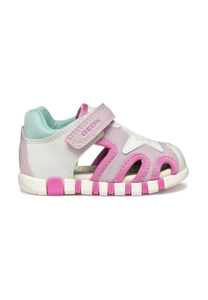 Infradito per bambini in bianco, rosa e menta. Presenta una rete traspirante, cinturino regolabile e una suola in gomma flessibile con dettagli antiscivolo.