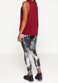 Reebok Top - dark red