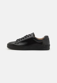 SALAS - Matalavartiset tennarit - black